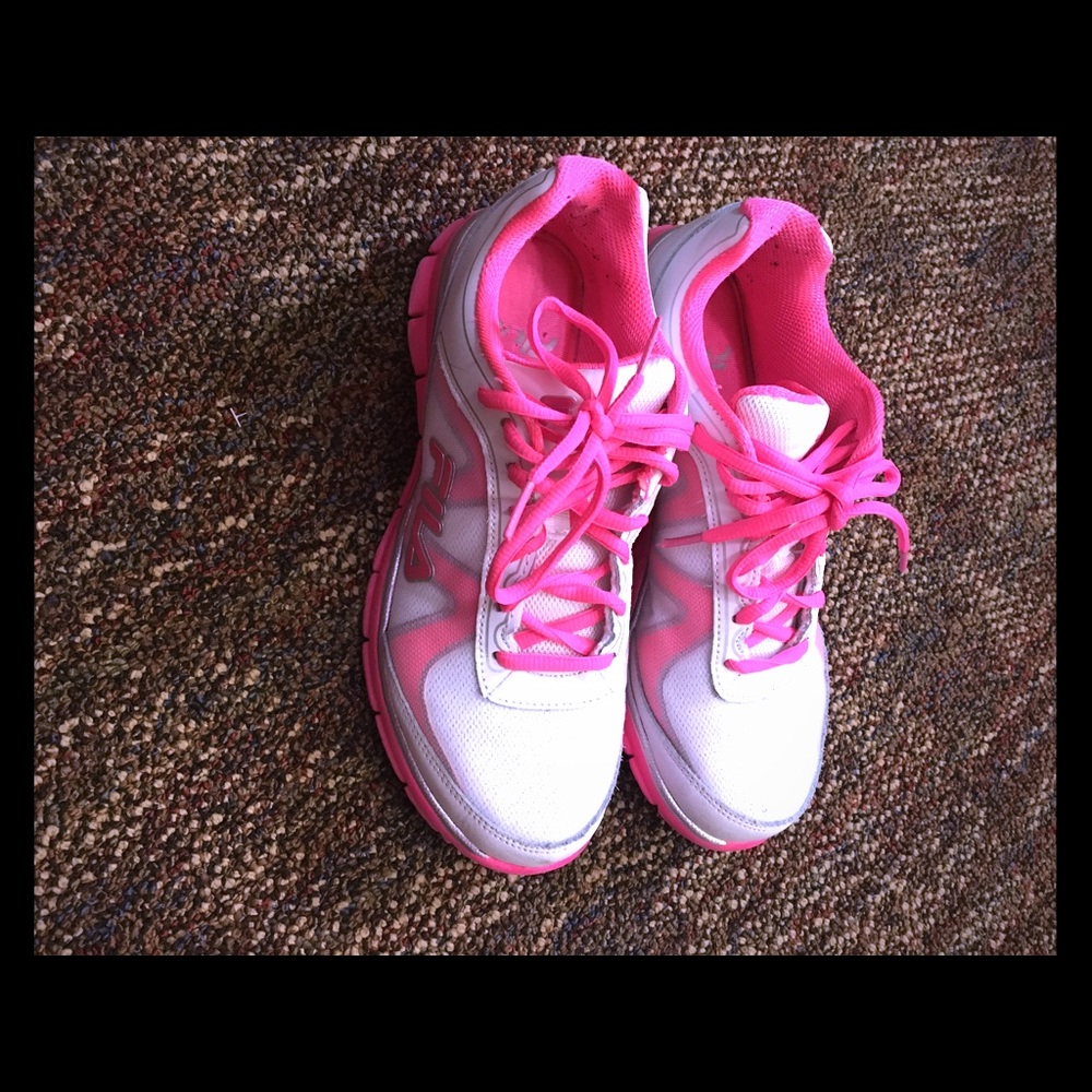 Fila tennis shoe